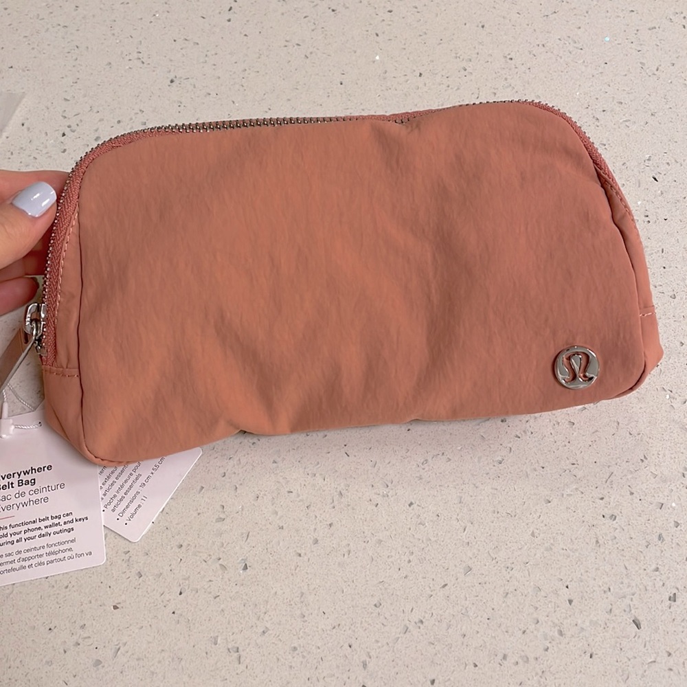 Lululemon everywhere belt bag in Peach